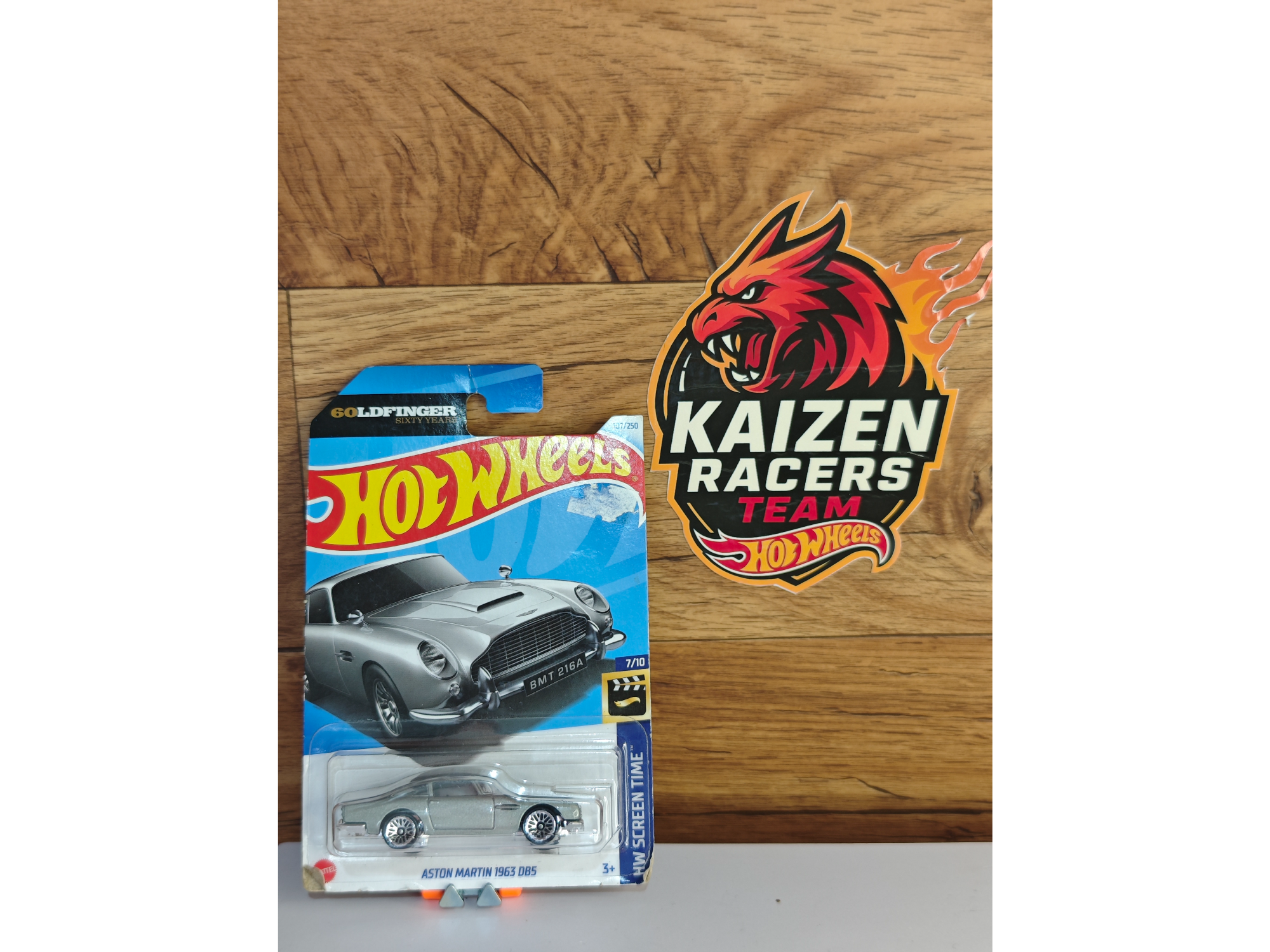 Aston Martin DBS '63 gris