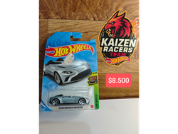 Aston Martin V12 speedster gris