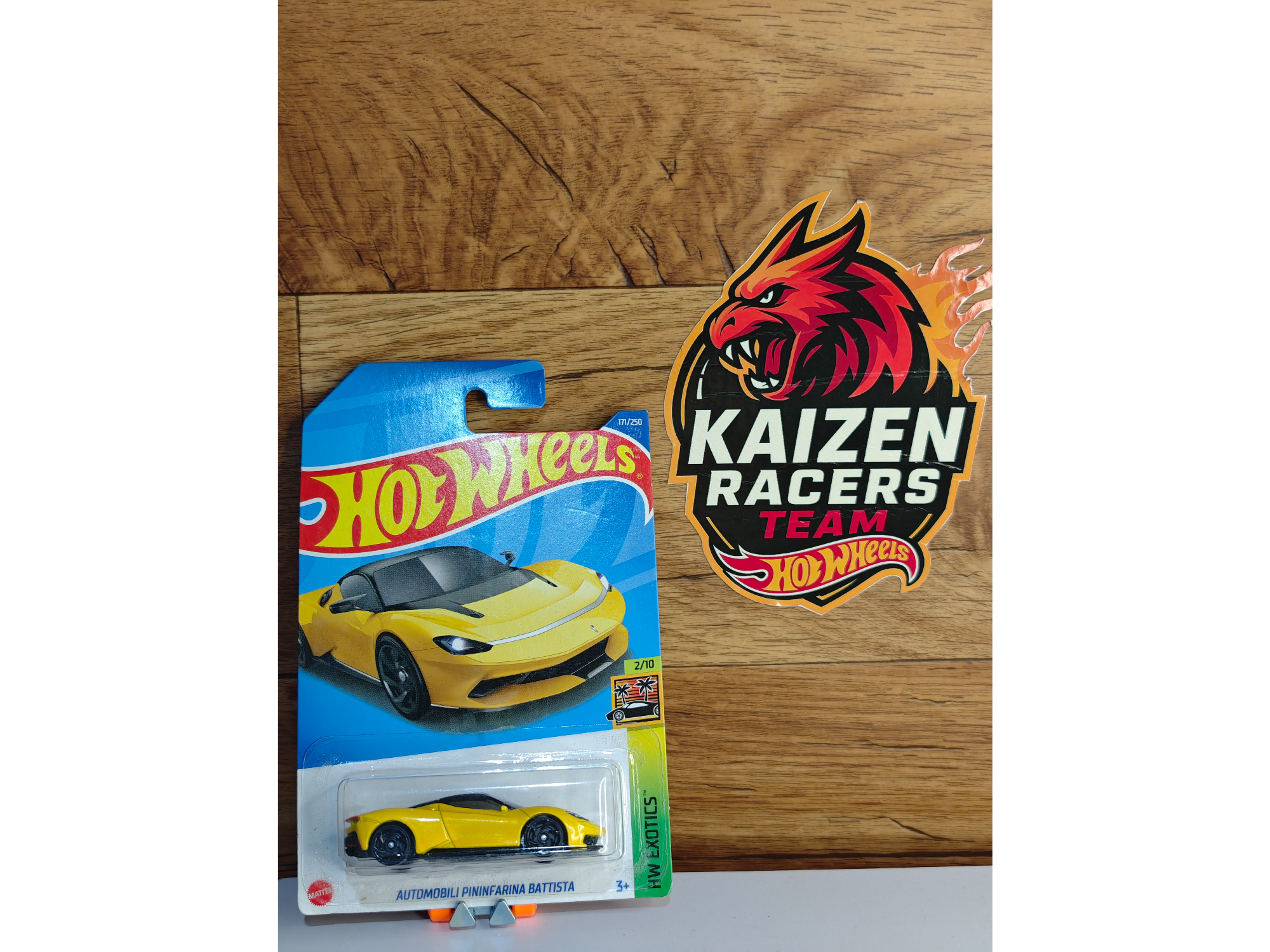 Automobili Pininfarina batista amarillo