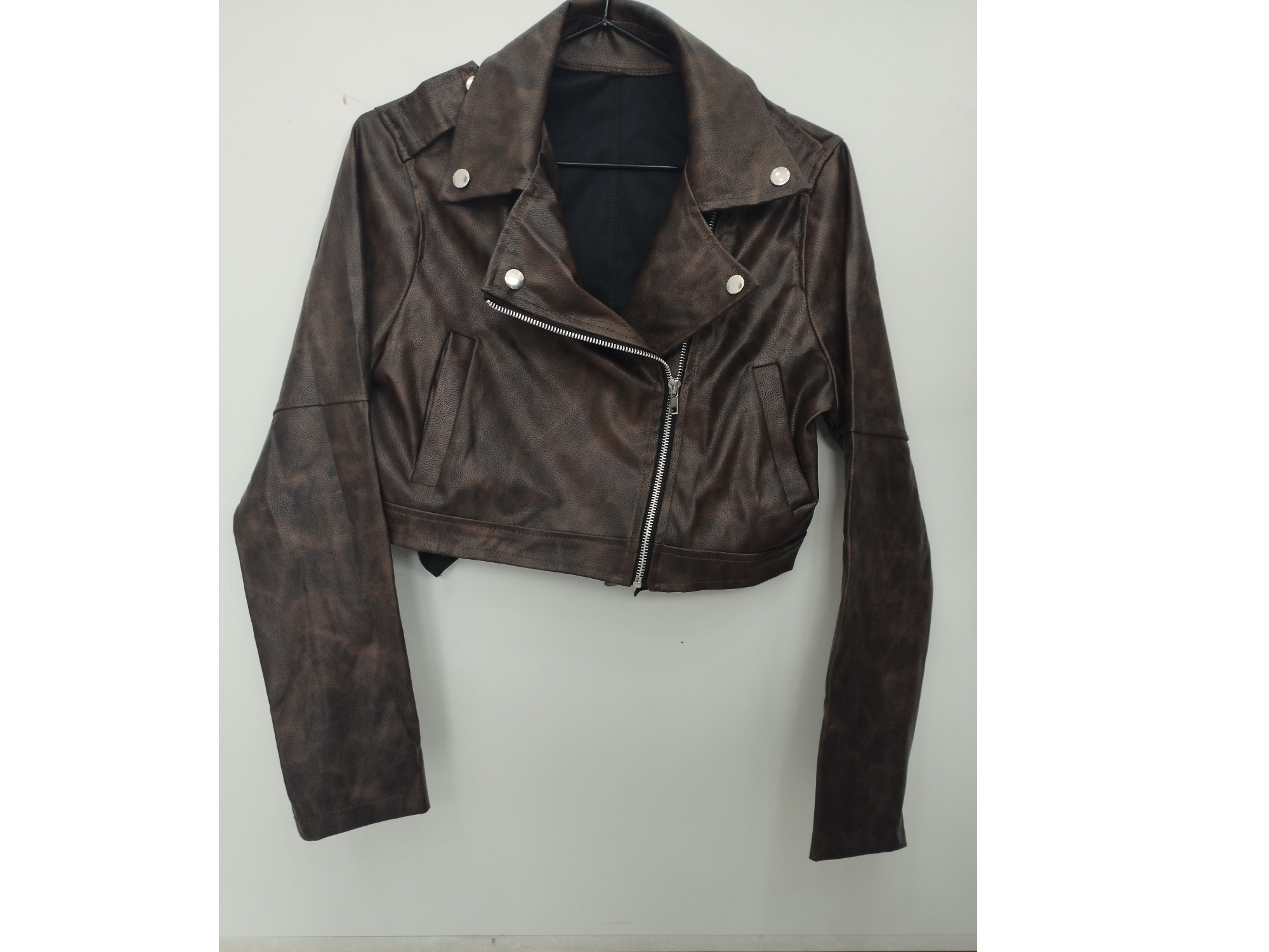 Campera cuerina de Lina Store