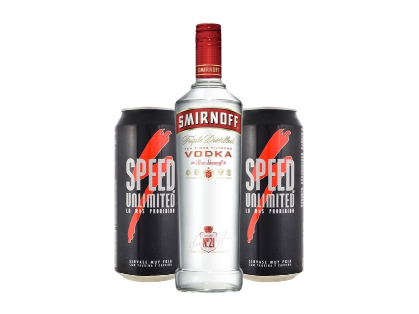 1 SMIRNOFF (SABOR A ELECCIÓN) + 2 SPEED 473ML + HIELO CHICO