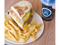 Lomo de pollo pan de la casa