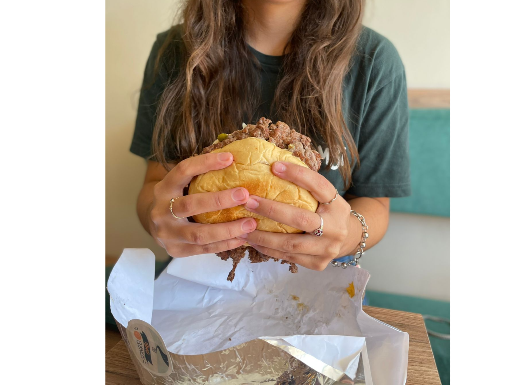 Oklahoma Burger + Papas + Latita de Combi Gral Paz