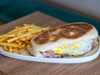 Lomo pan de la casa con mayo de palta