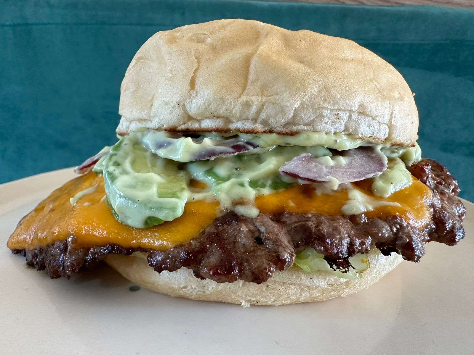 Fresh Burger + Papas + Lata