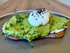 Avocado Toast + Infusión