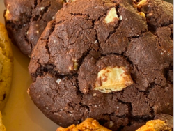 Cookie de cacao con chips de chocolate blanco SIN T.A.C.C