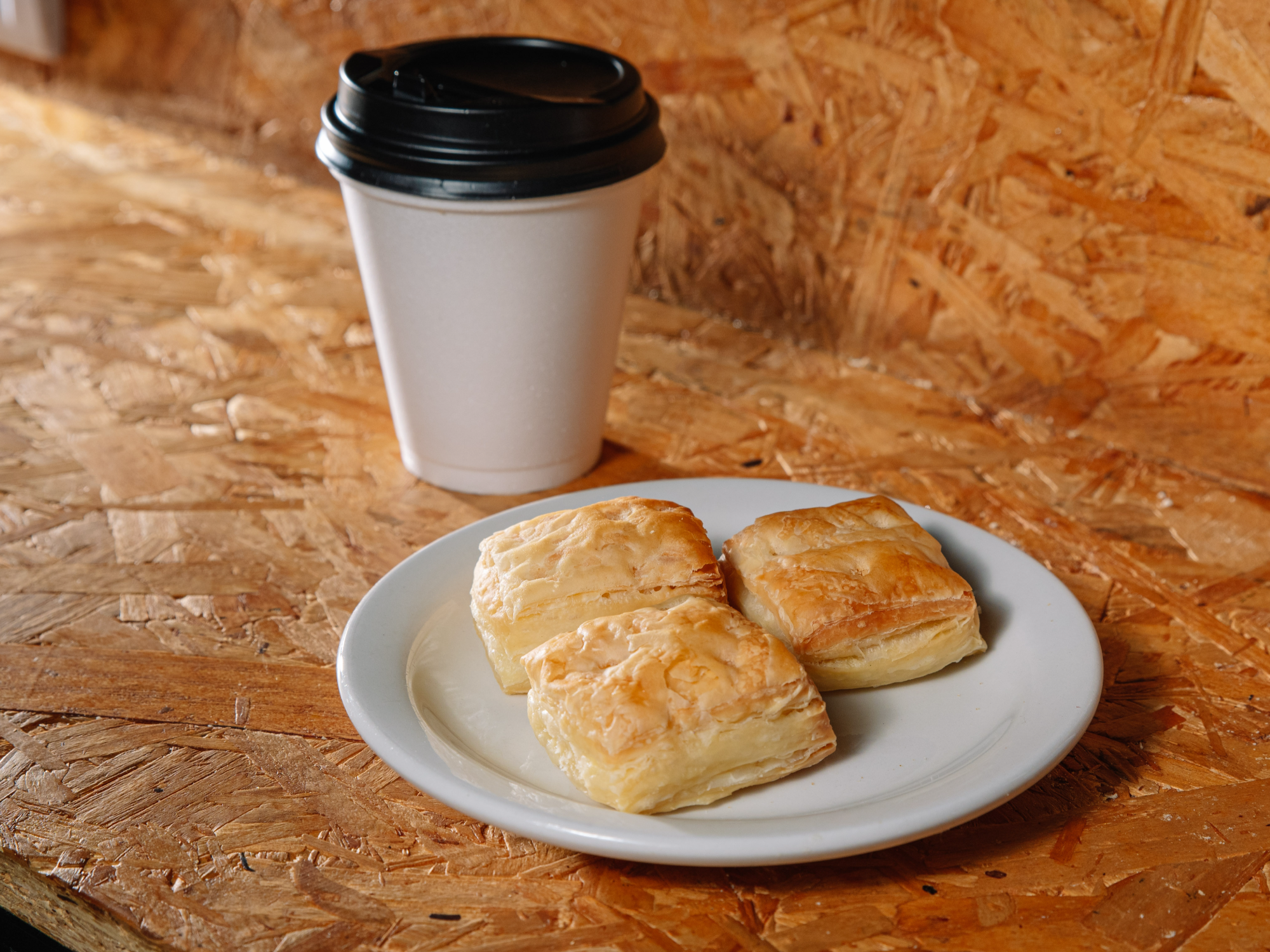 CAFÉ + 3 CRIOLLOS