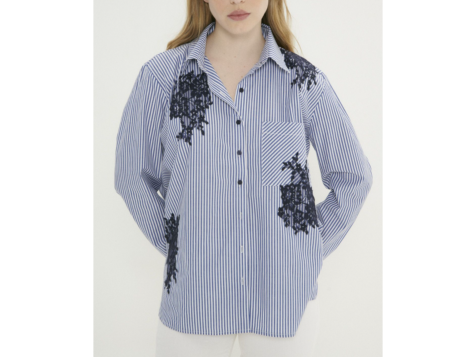 Camisa con bordados