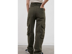 Pantalón cargo