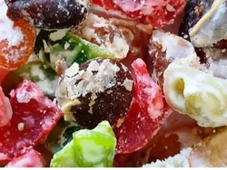 Fruta glaseada en trozos