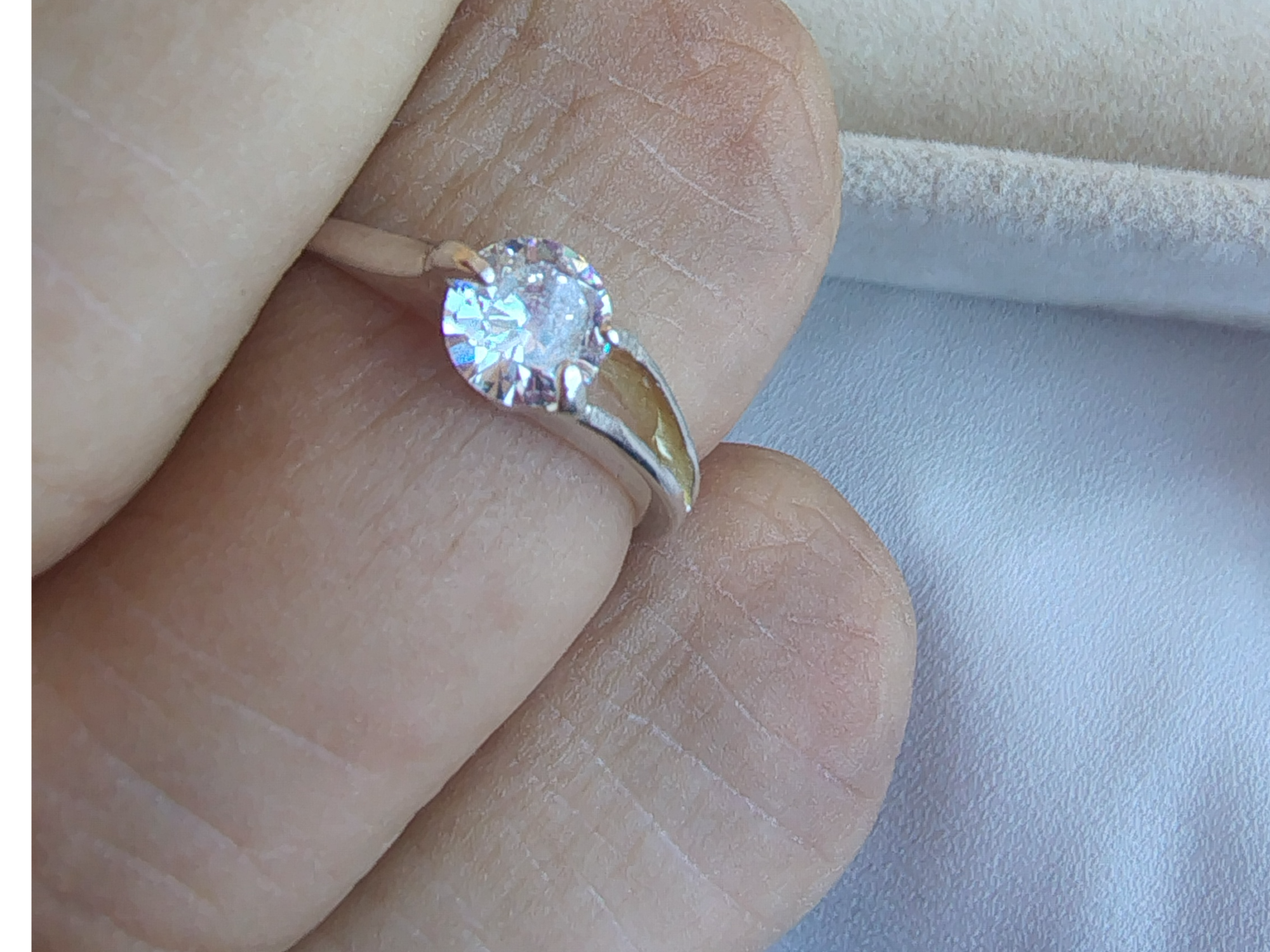 Solitario cubic redondo