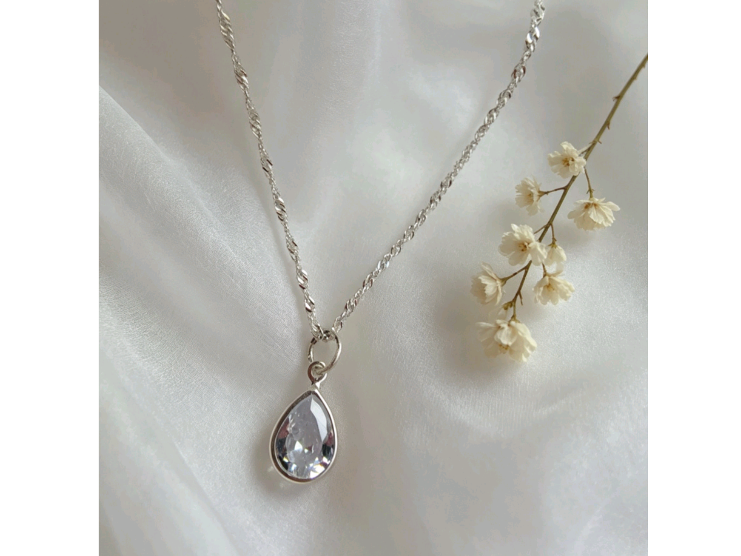 Conjunto cadena Singapur + dije gotita