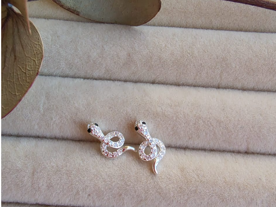 Serpiente con strass