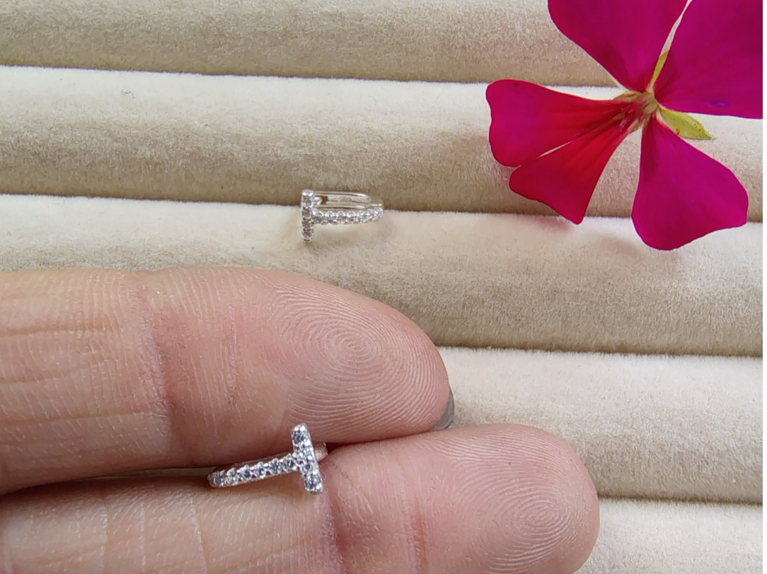 Mini argollitas T Strass