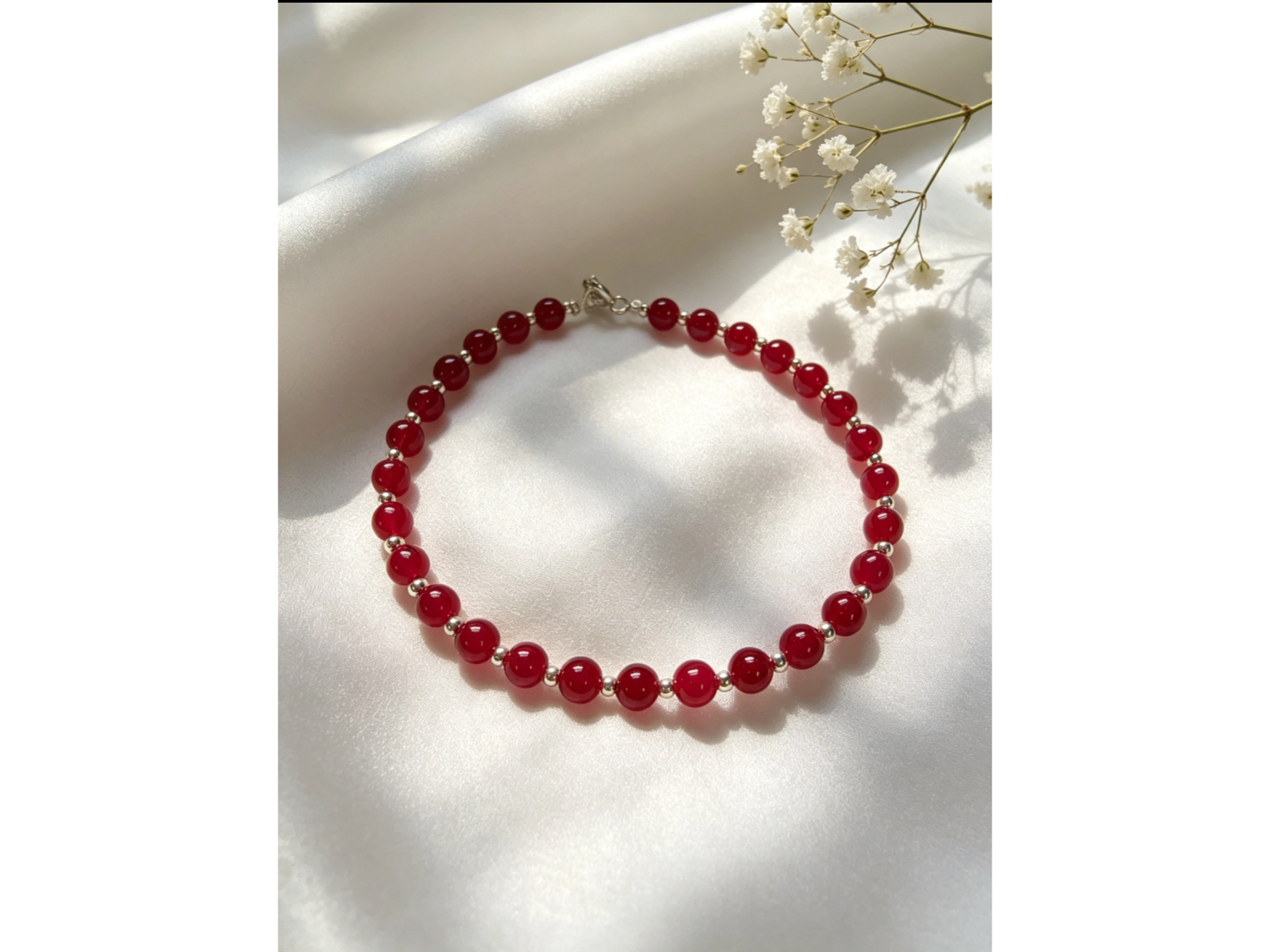 Pulsera rubí pulida con cierre  PN006