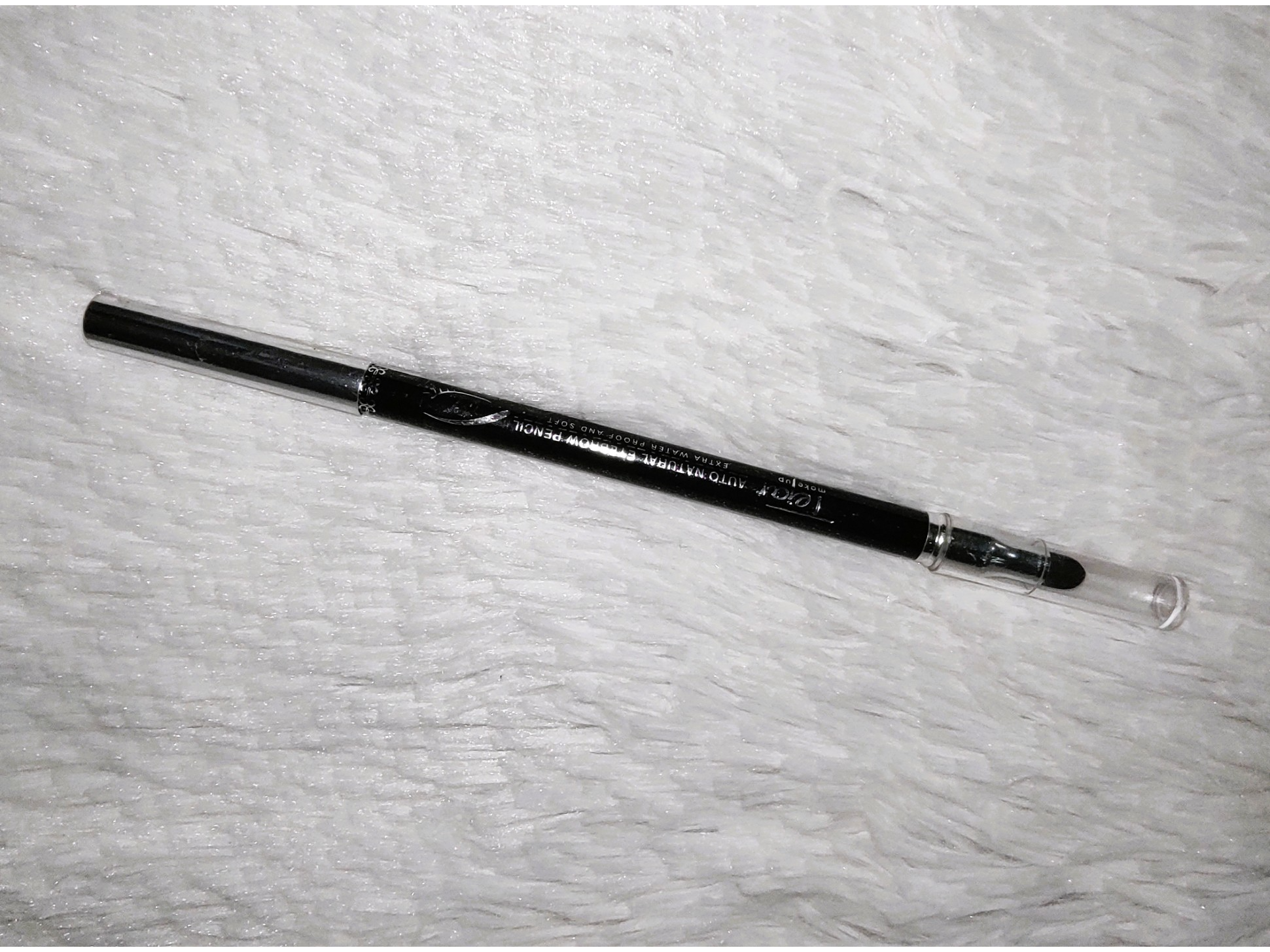 Delineador negro con Glitter en Lapiz con Esfumino