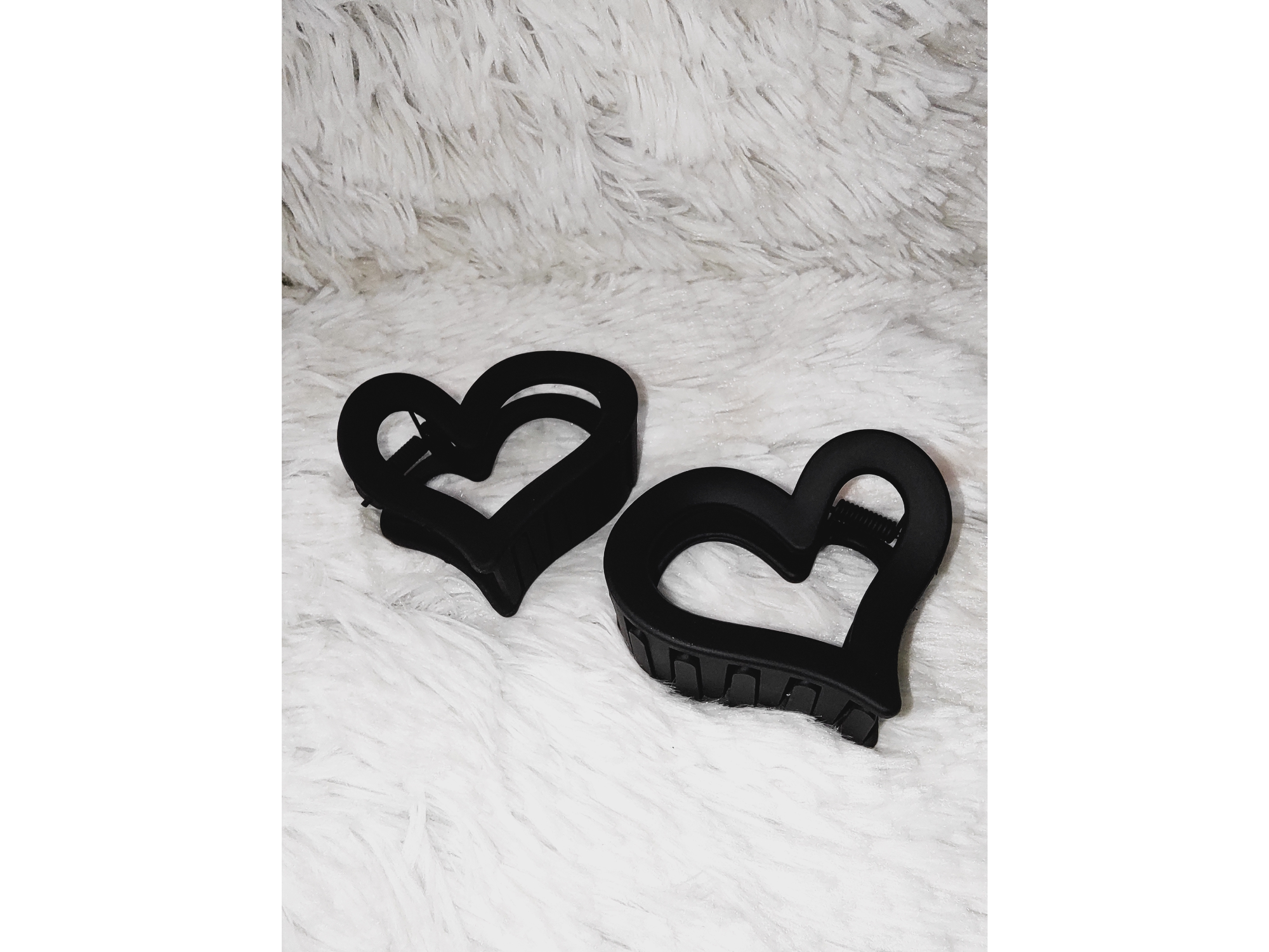 Broche mediano Corazon Negro