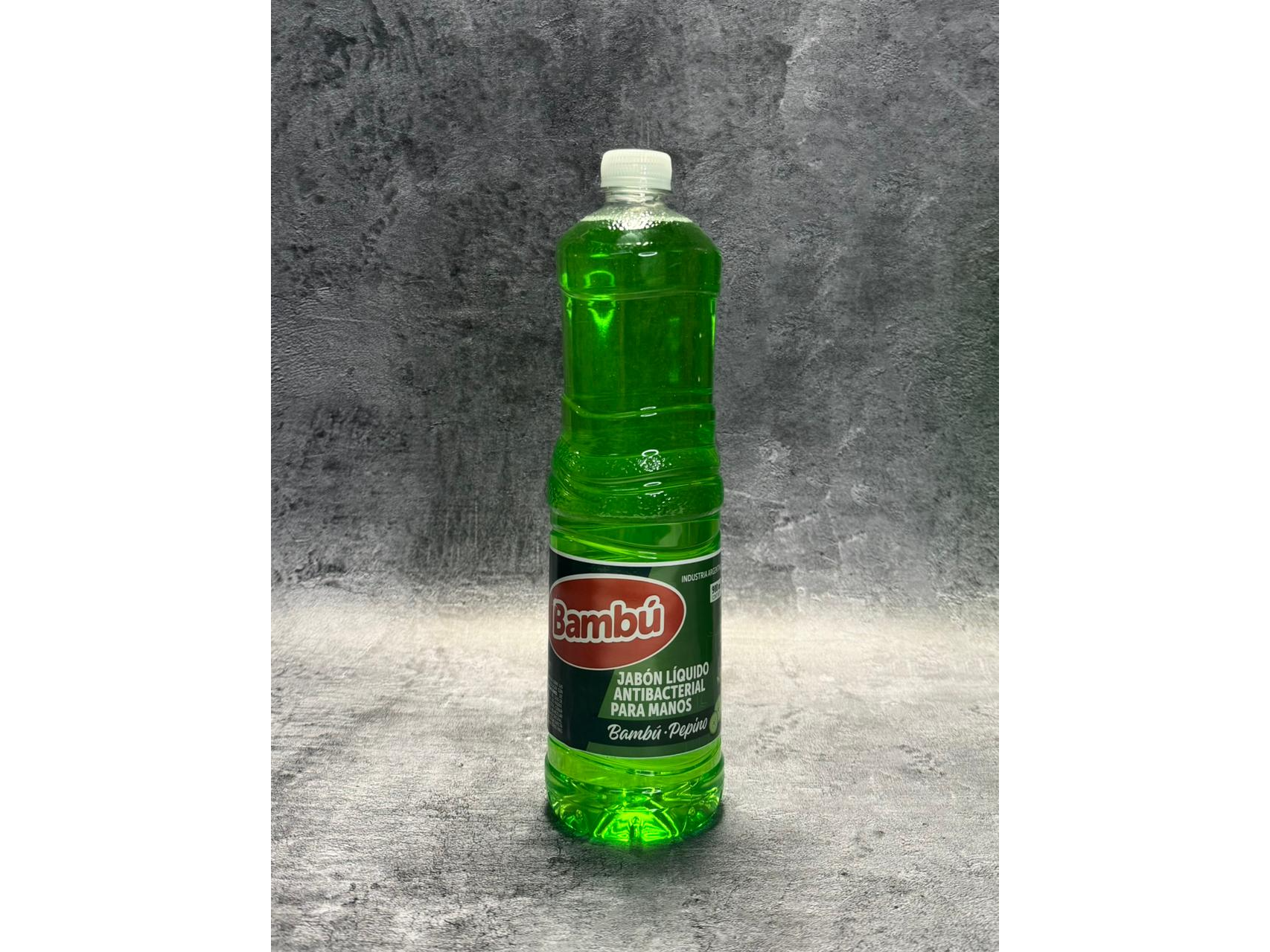 JABÓN ANTIBACTERIAL "BAMBÚ-PEPINO" X900 ML (CAJA X12)