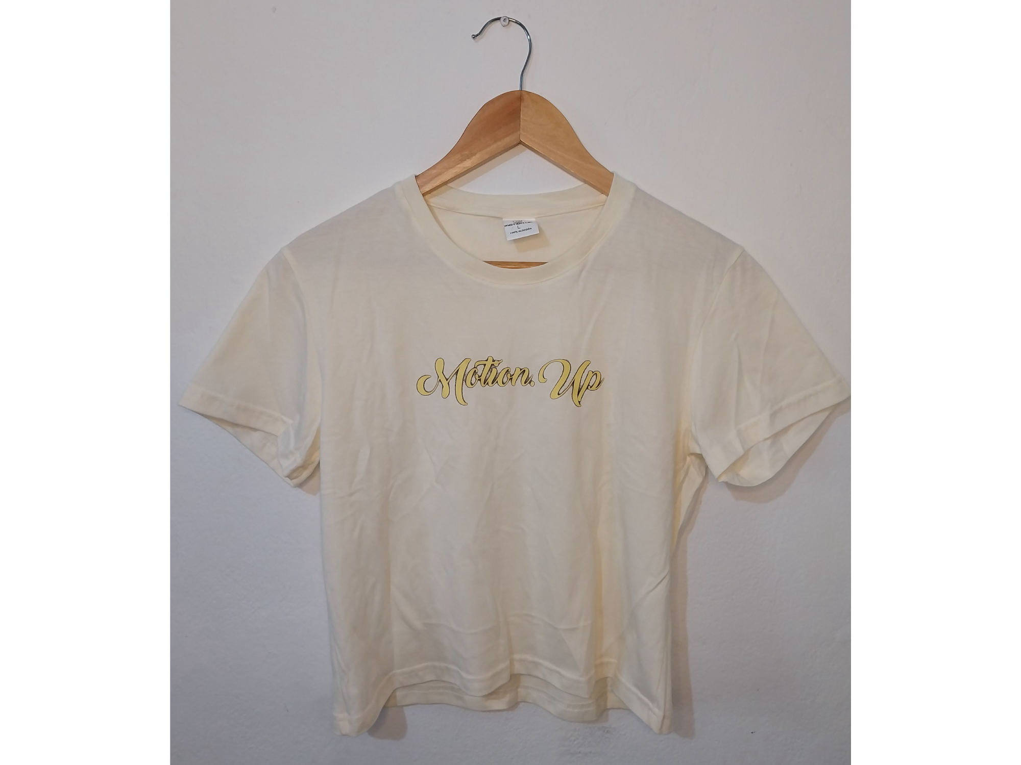 Remera corta de algodón  talle L