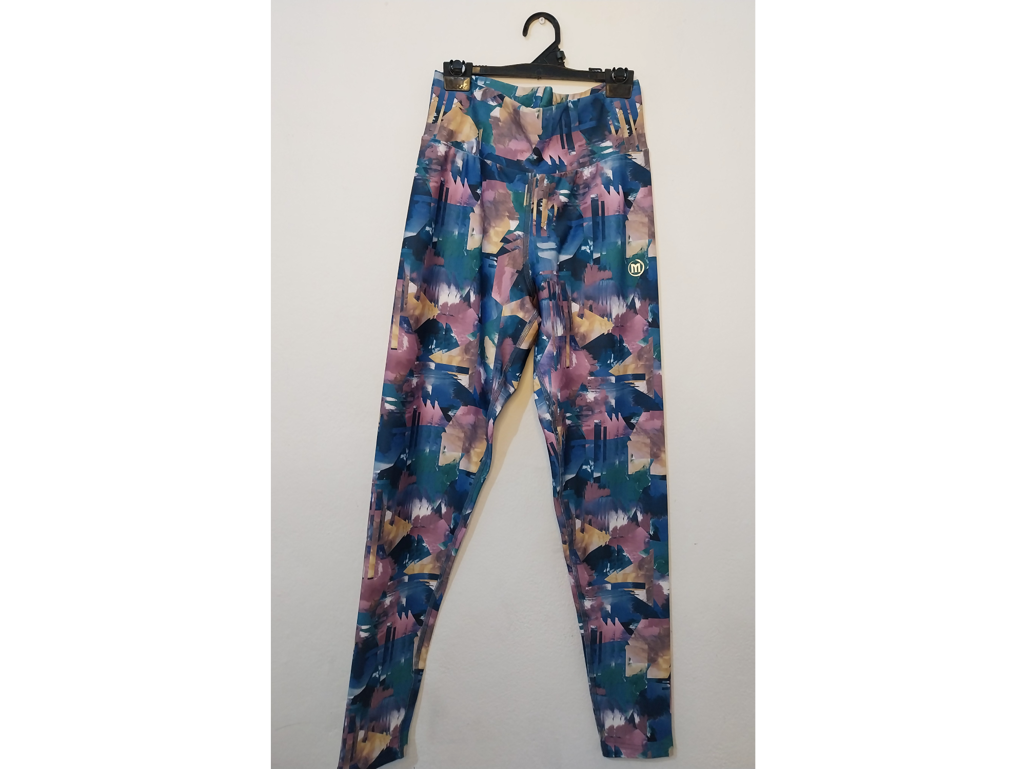 Calza larga estampada costura reforzada talle L