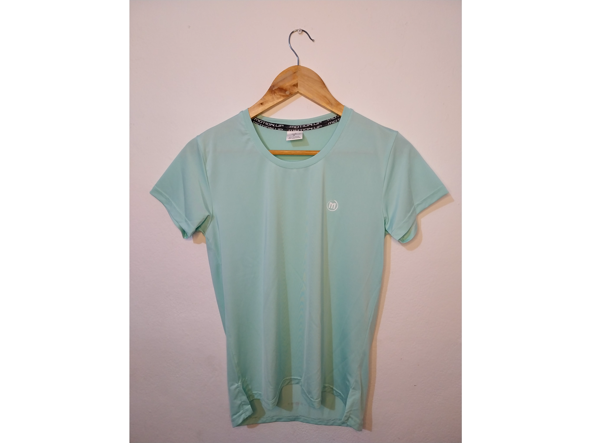 Remera con reflex polisof elastizada talle S