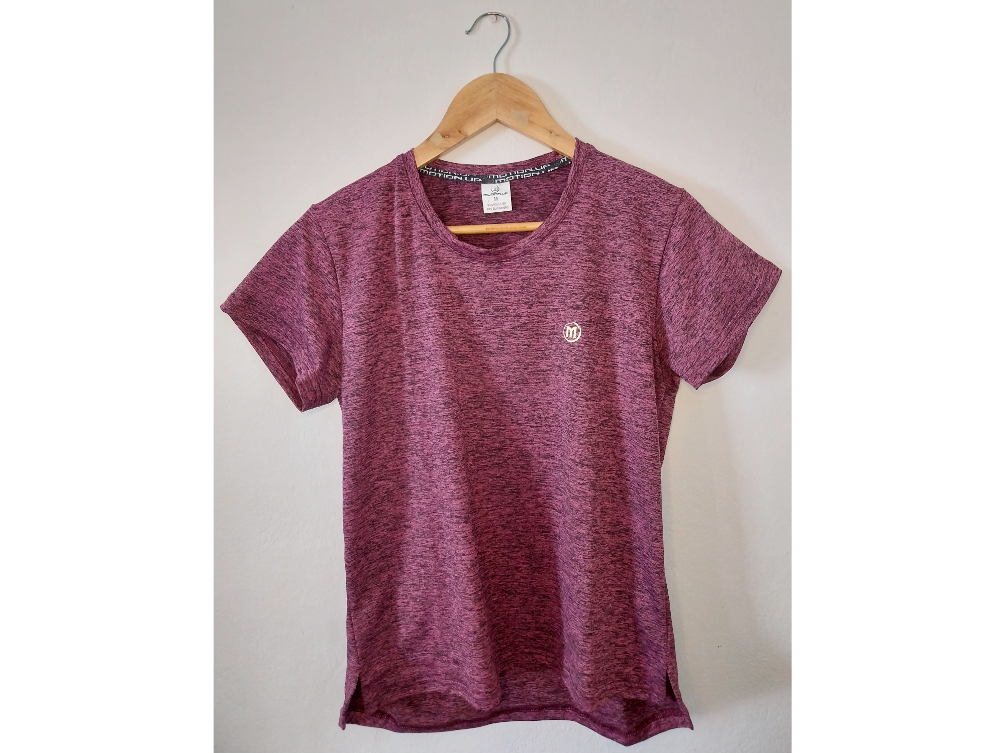 Remera clasica con cola ,vaplex talle M