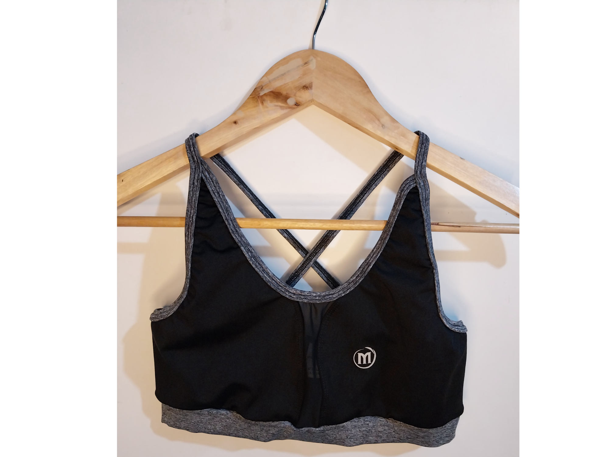 Top combinado tiras finas cruzadas más detalle microred talle M