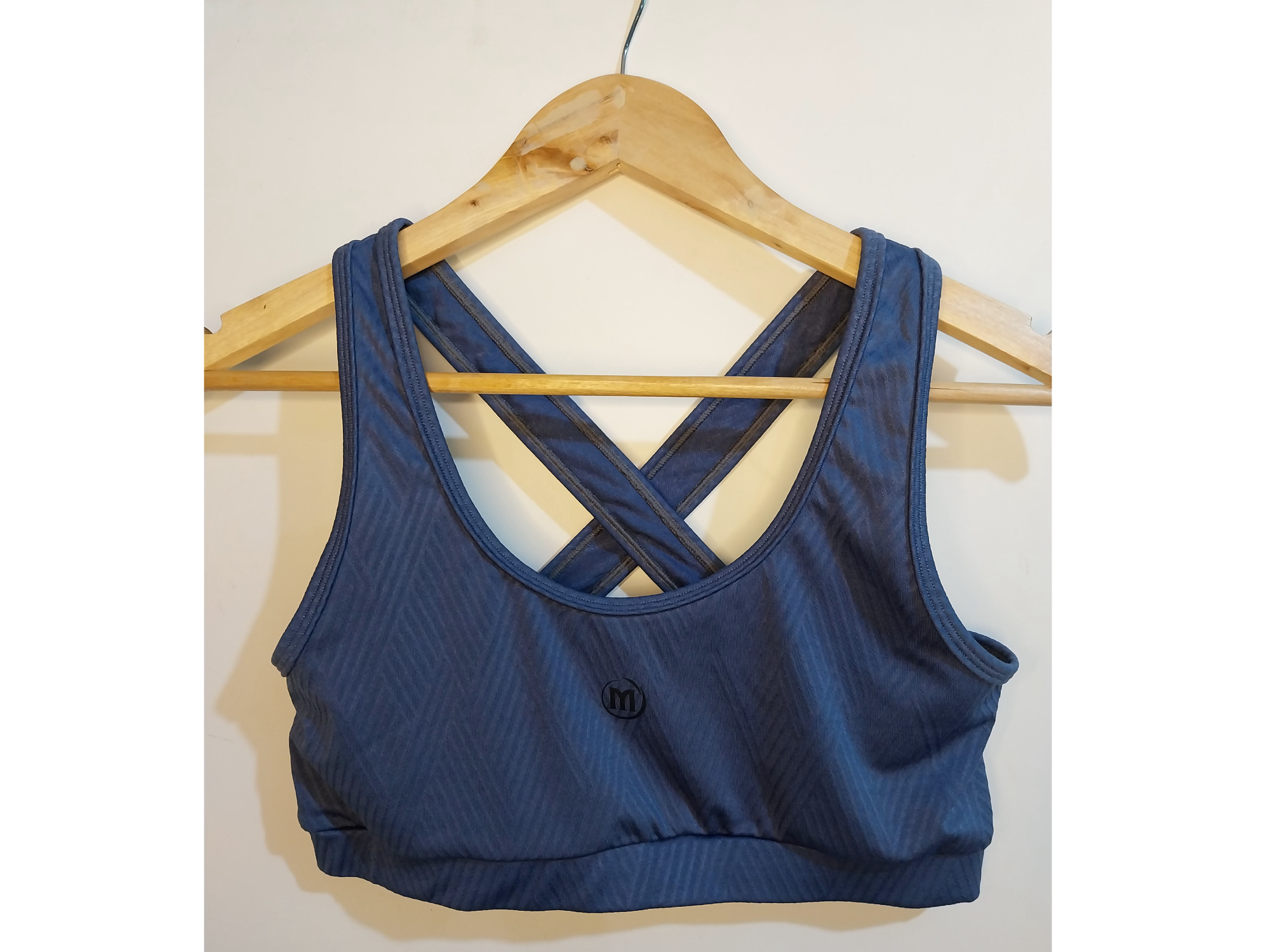 Top tiras cruzadas ,lycra con relieve talle L