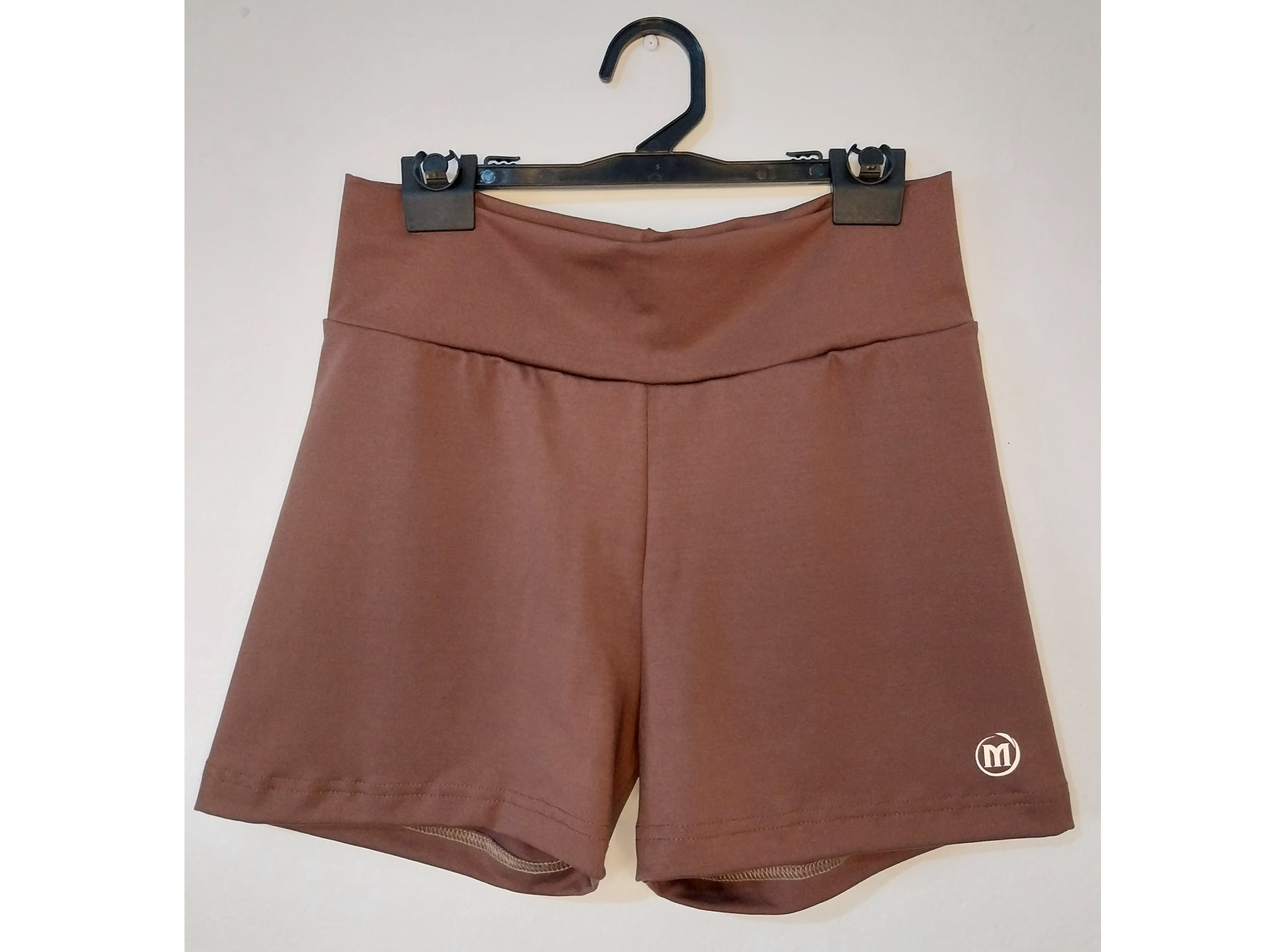 Shorts calza chocolate faja ancha talle L