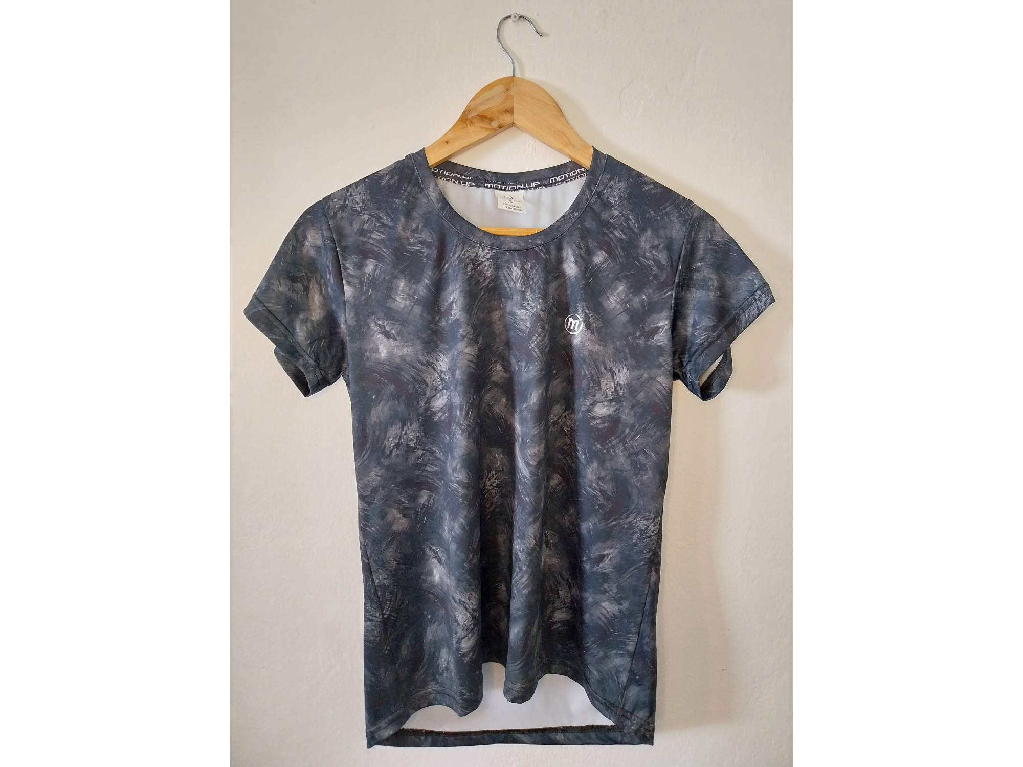 Remera clasica con cola ,vaplex talle S