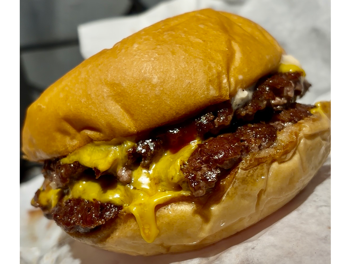 Cheeseburger simple sin papas.