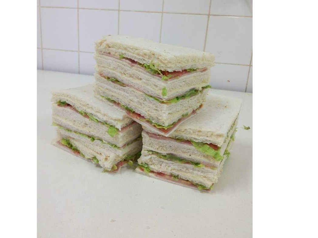 (2) Jamon queso lechuga tomates (x4 u.)