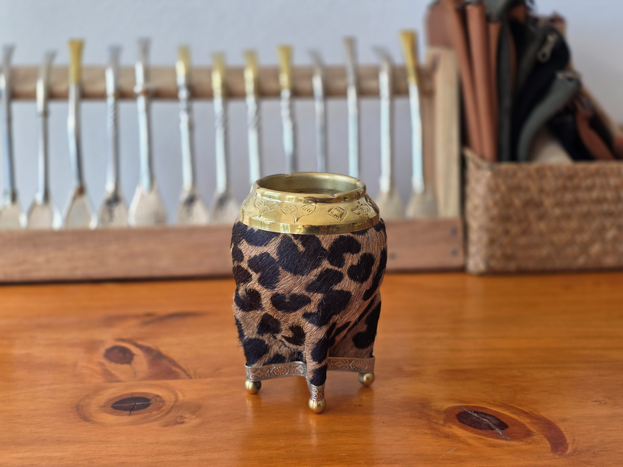 Mate torpedo animal print base