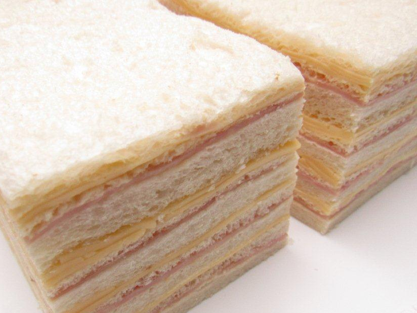 TRIPLES DE JAMON COCIDO Y QUESO X 6U