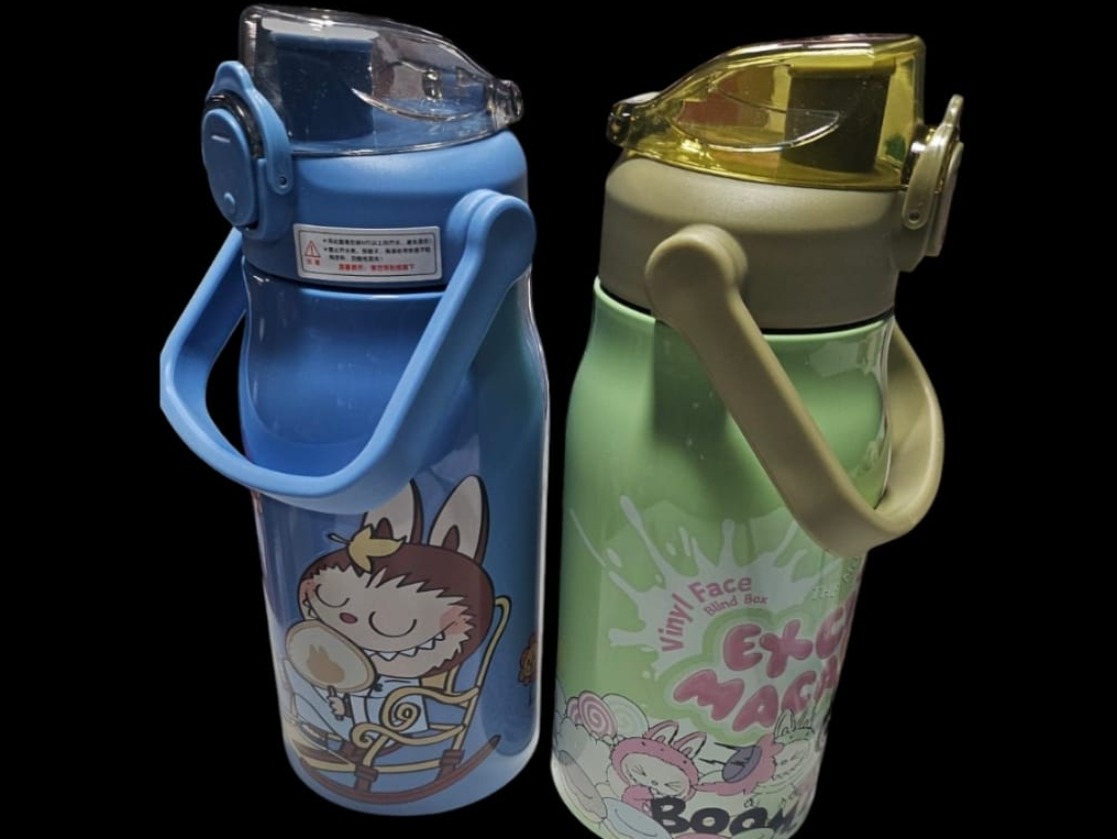 Botella térmica labubu c/agarre 1 lts