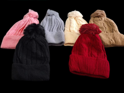 Gorro liso con pompón