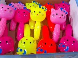 Sonajero de goma con luz y chifle
