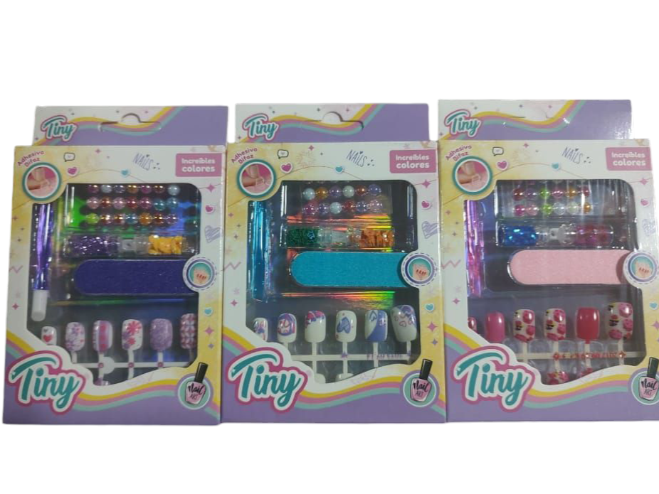 Set de uñas con lima y apliques