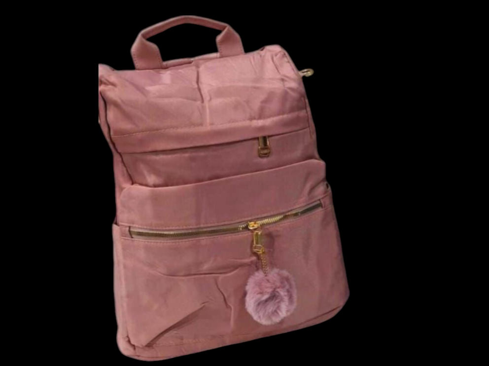 Mochila con pompón