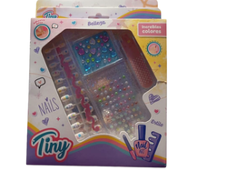Set de uñas con apliques