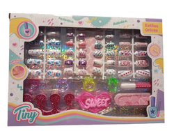 Set de uñas con accesorios