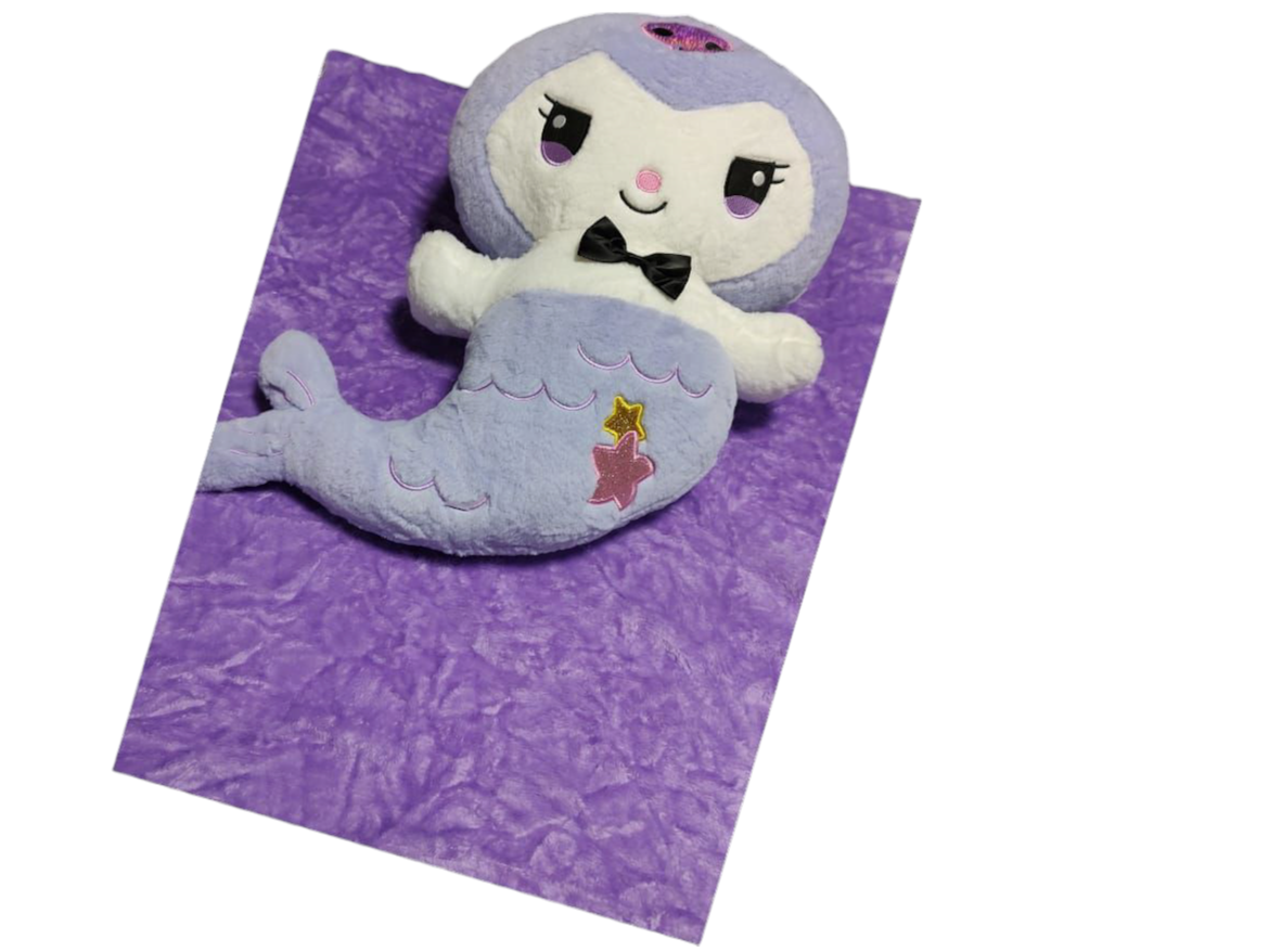 Peluche kuromi con manta