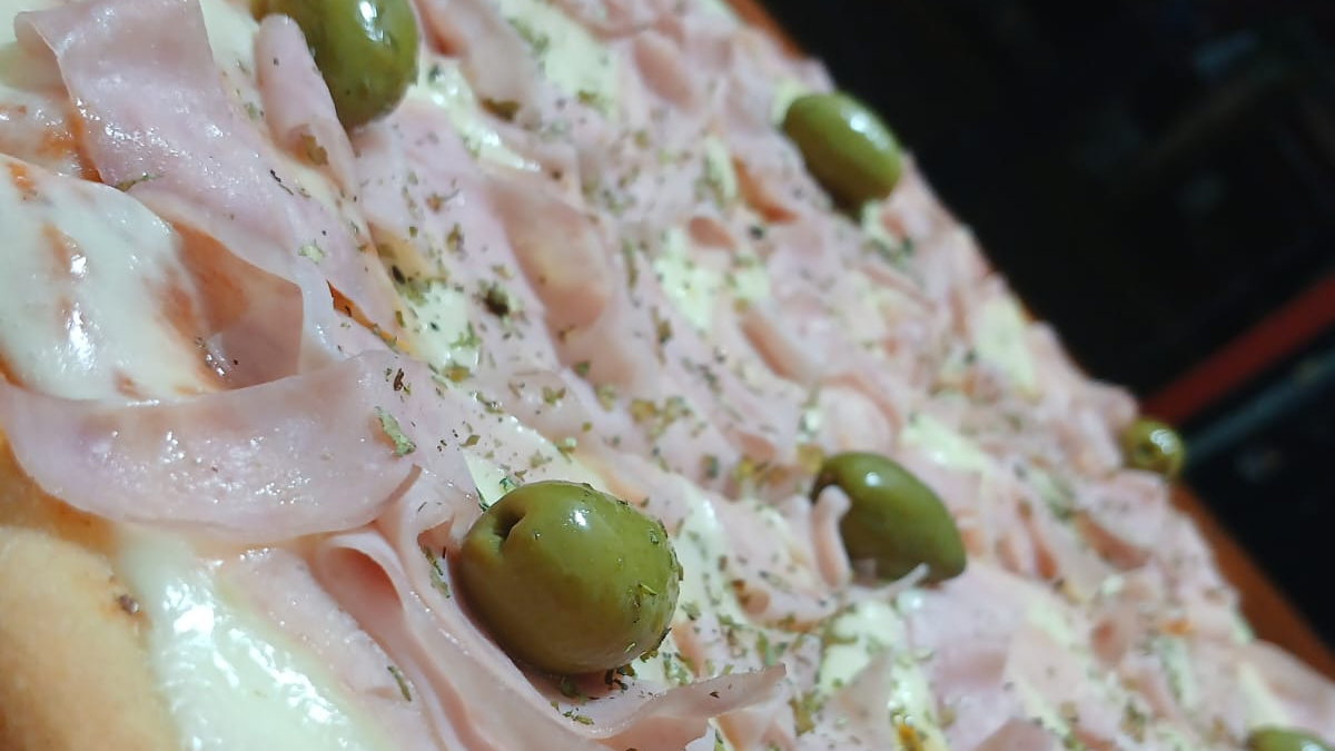 PIZZAS