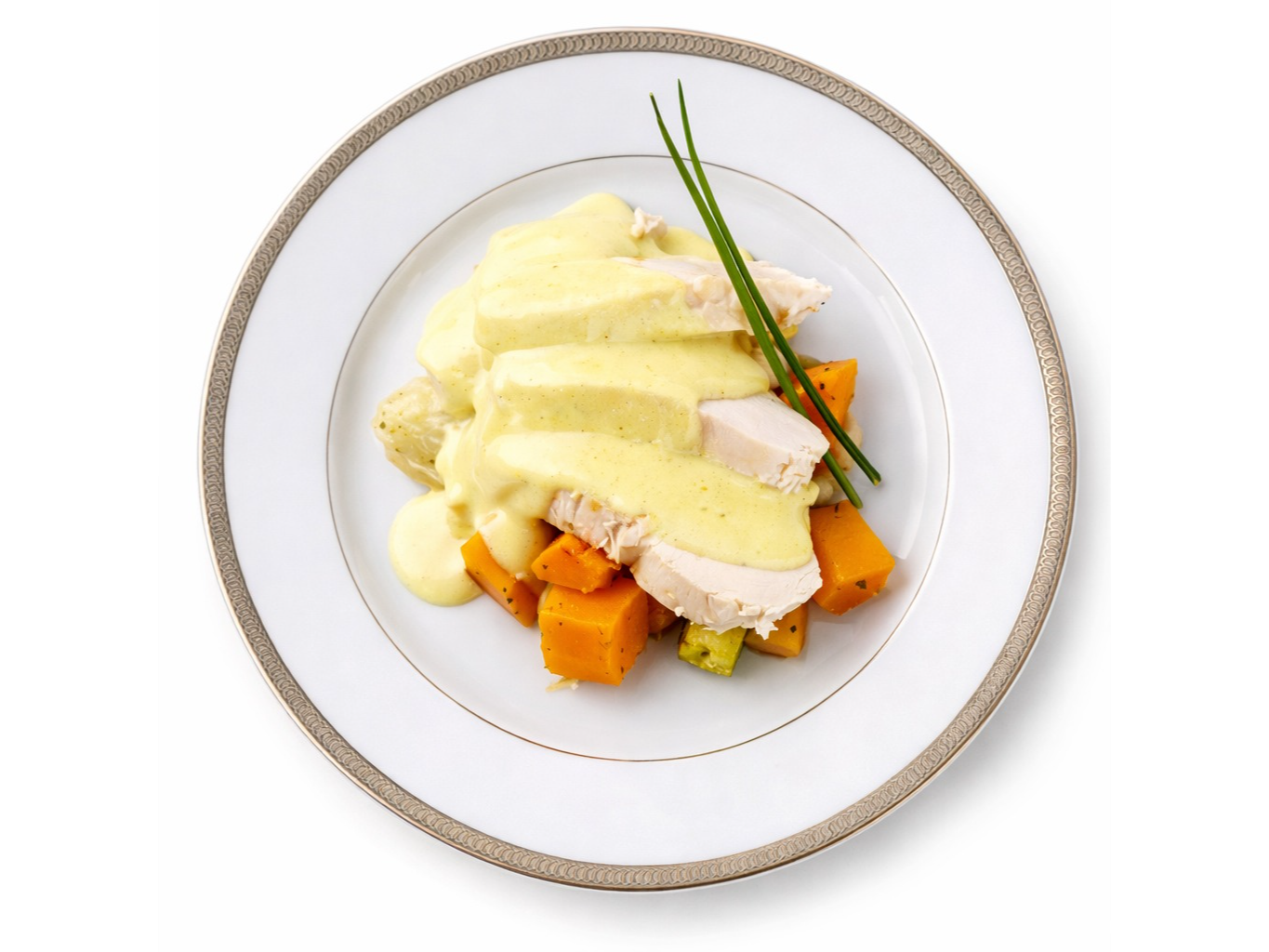 PECHUGA CON CREMA DE MOSTAZA CON ZANAHORIAS Y CEBOLLAS ASADAS