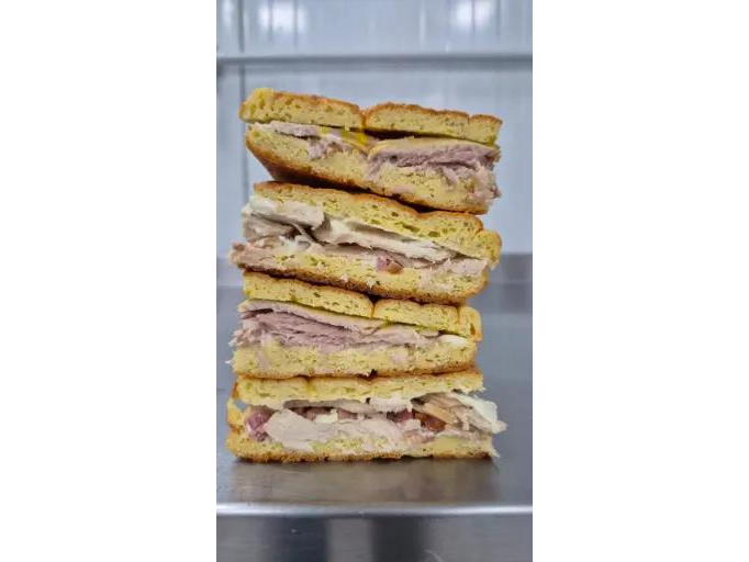 SANDWICH DE PAN NUBE