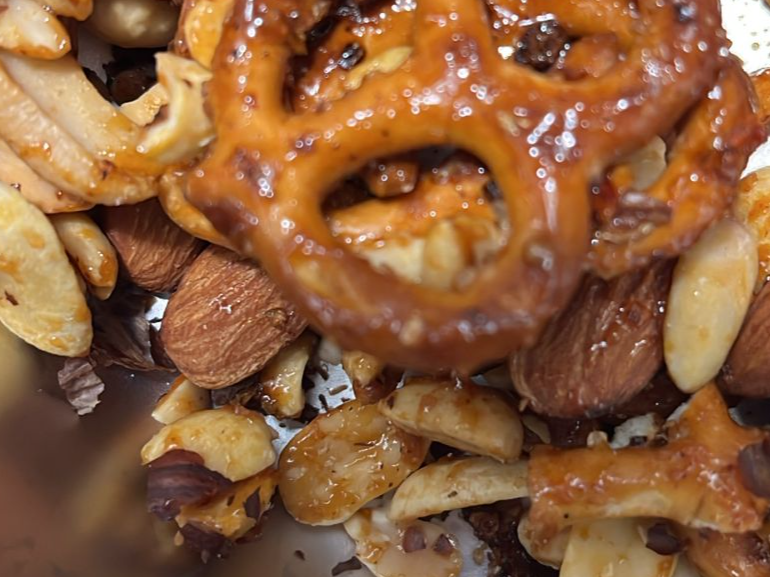 MIX PRETZELS FRUTOS SECOS CON MERKEN X 100 G