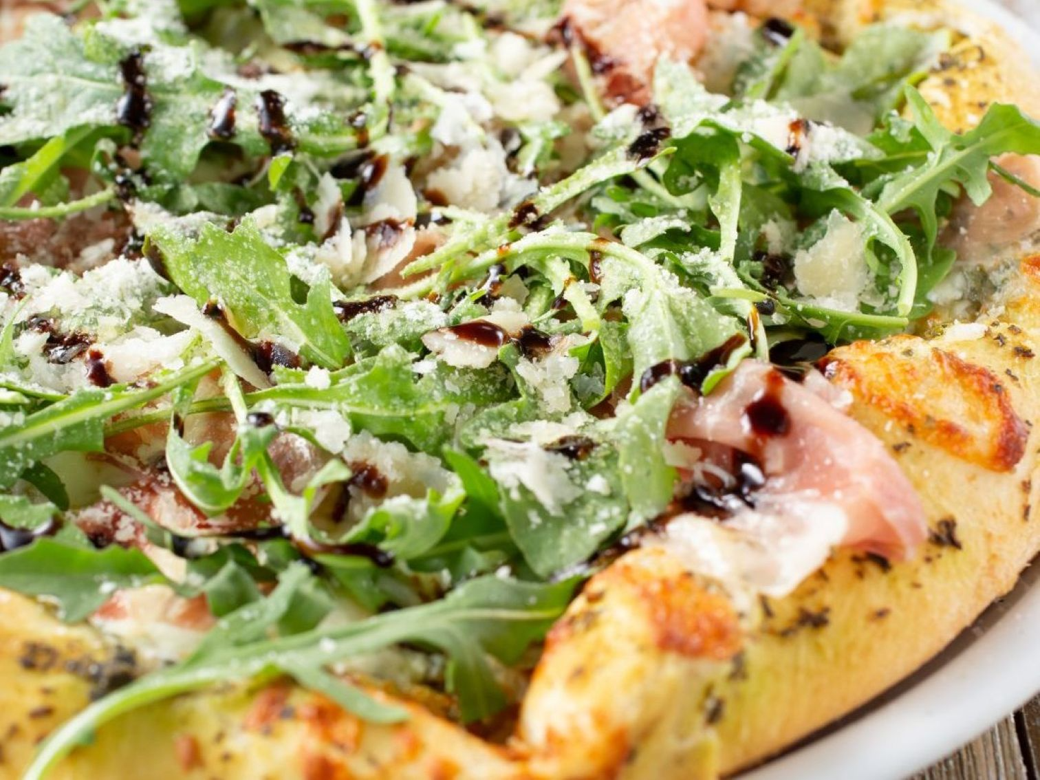 Pizza rúcula y crudo