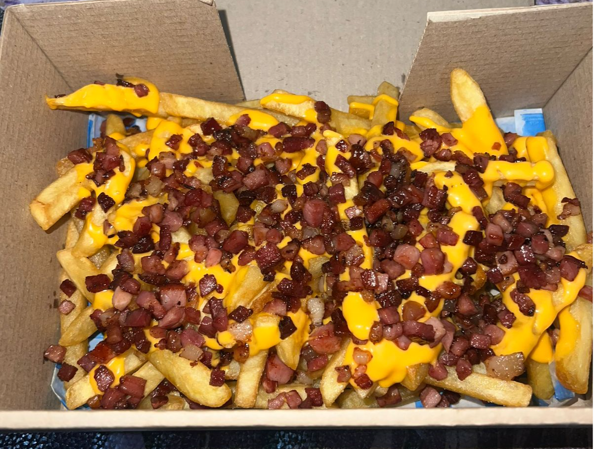 PAPAS CHEDDAR Y BACON