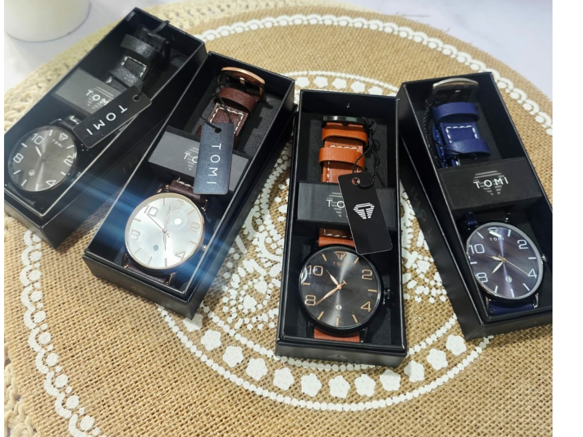 Reloj en caja tomi hombre